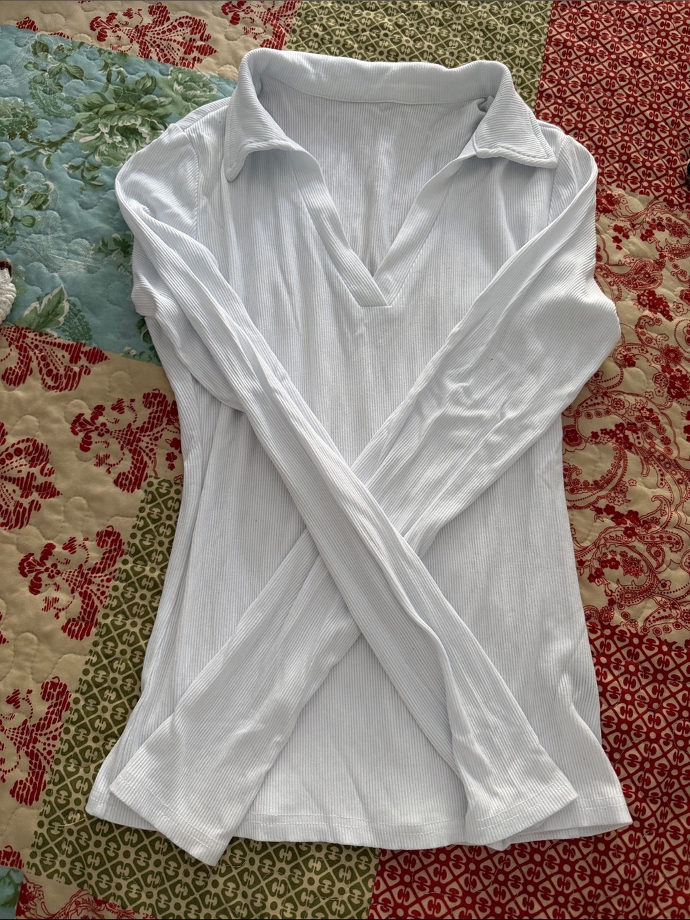 Women's White Ribbed Long-Sleeve V-Neck Polo Top